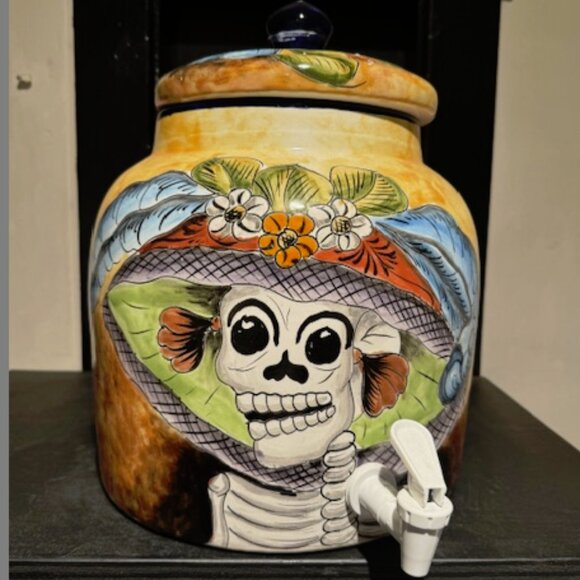 Majolica Pottery - Picture 2 of 8